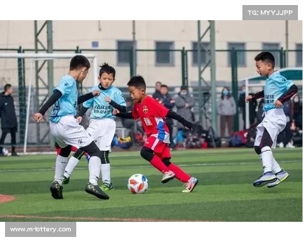中国足协携手教育部推动百所足球特色小学建设助力青少年足球发展 中国足协携手教育部推动百所足球特色小学建设助力青少年足球发展